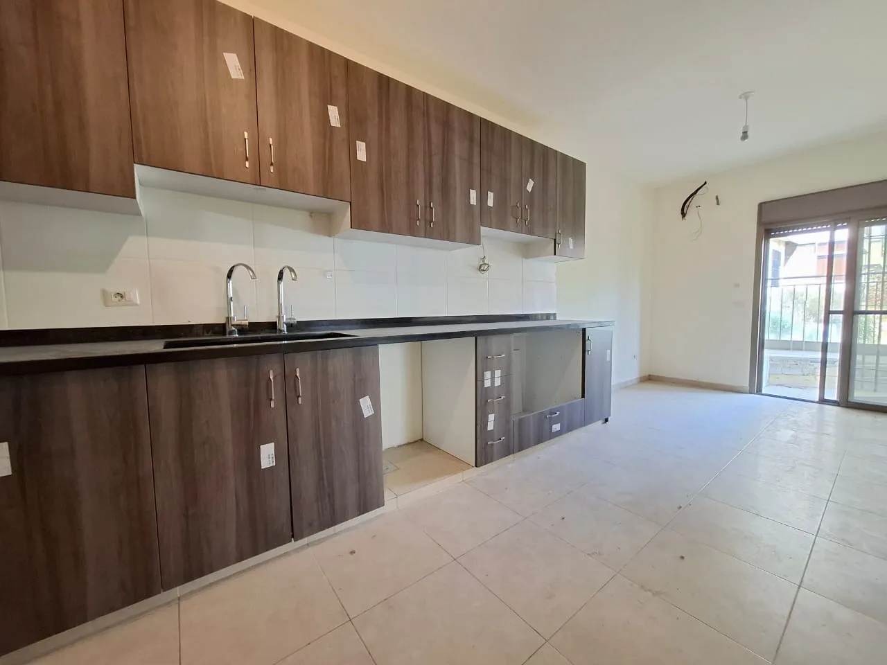 Apartment for Sale in Jeita, Lebanon — الصورة 6