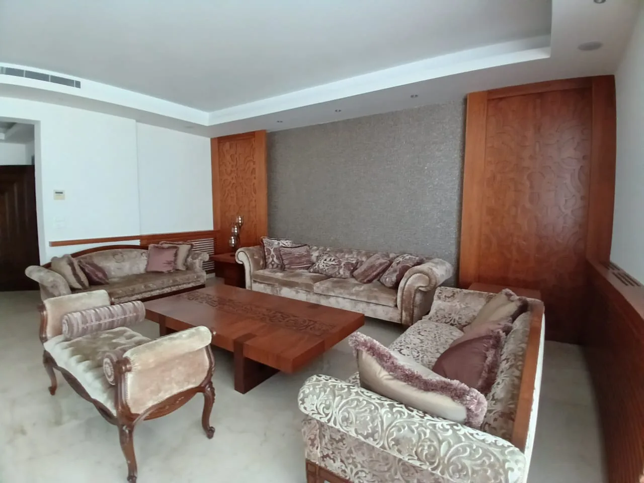 Apartment for Rent in Bsalim, Lebanon — الصورة 5