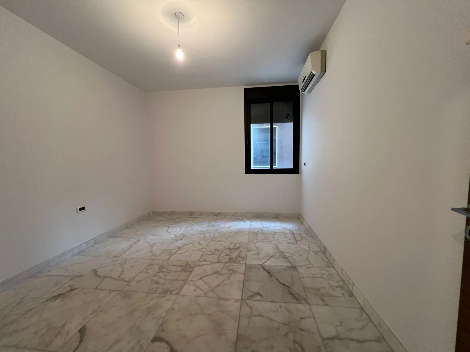 Apartment for Sale in Kfar Hbab, Lebanon — الصورة 9