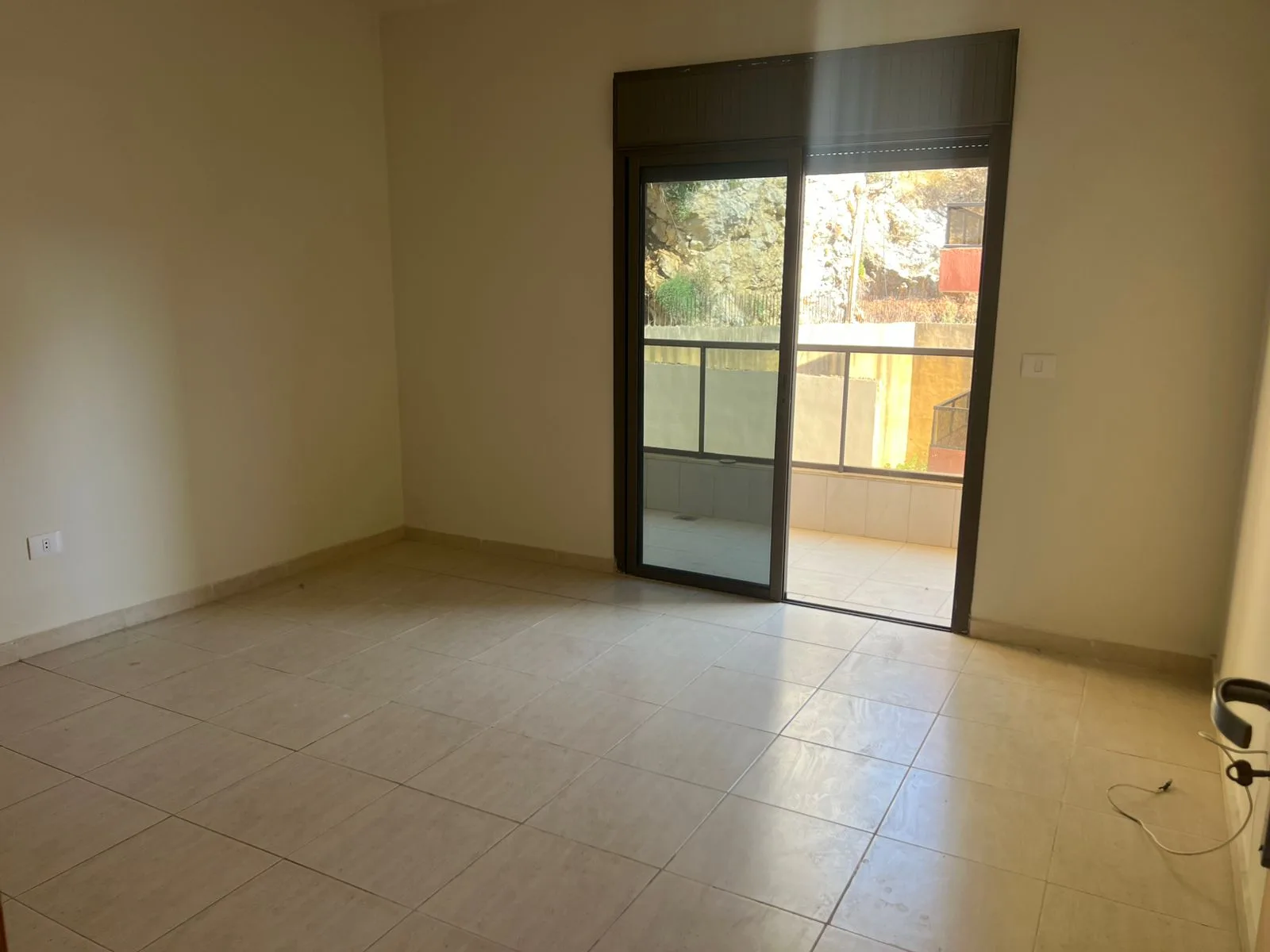 Apartment for Sale in Mansourieh, Lebanon — الصورة 10