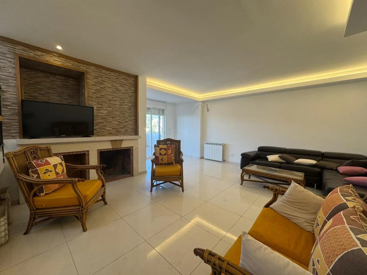 Apartment for Rent in Broummana, Lebanon — الصورة 3