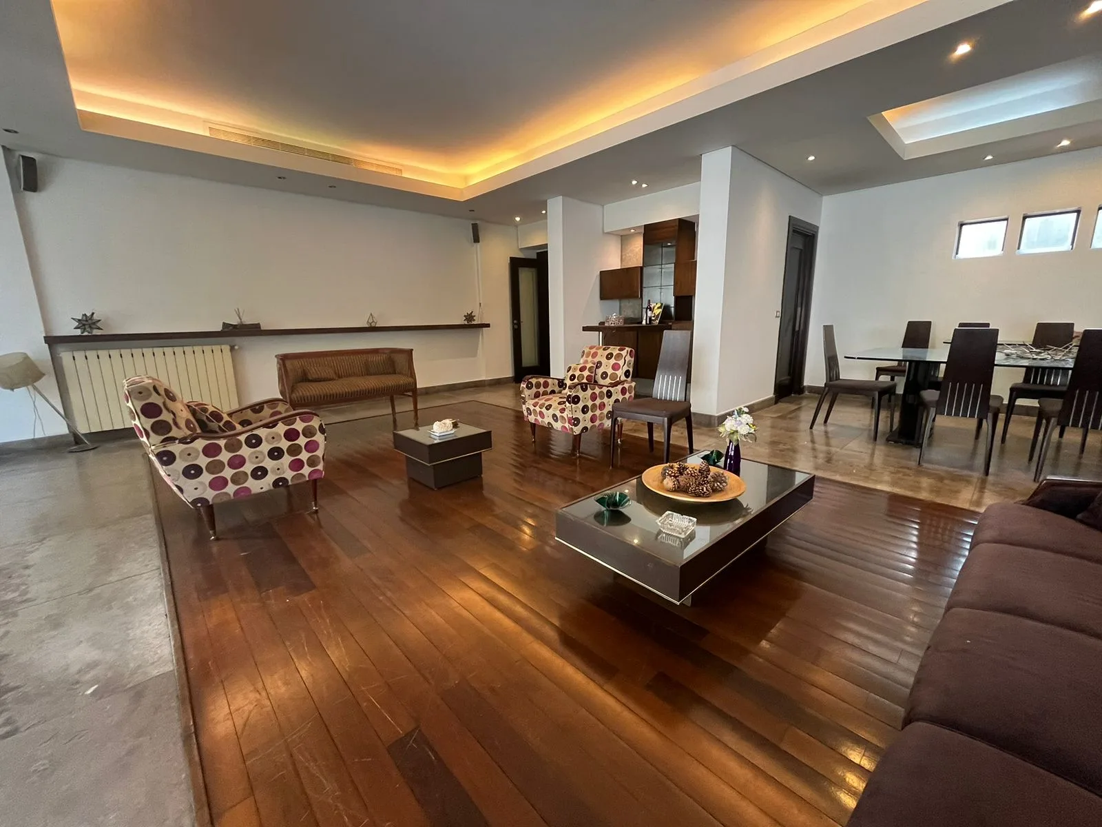 Apartment for Sale in Hamra, Beirut, Lebanon — الصورة 2