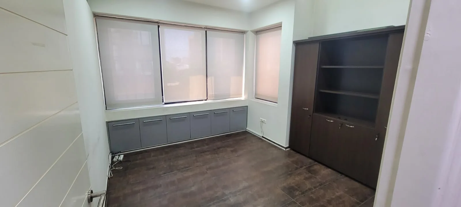 Office for rent in Sin El Fil
