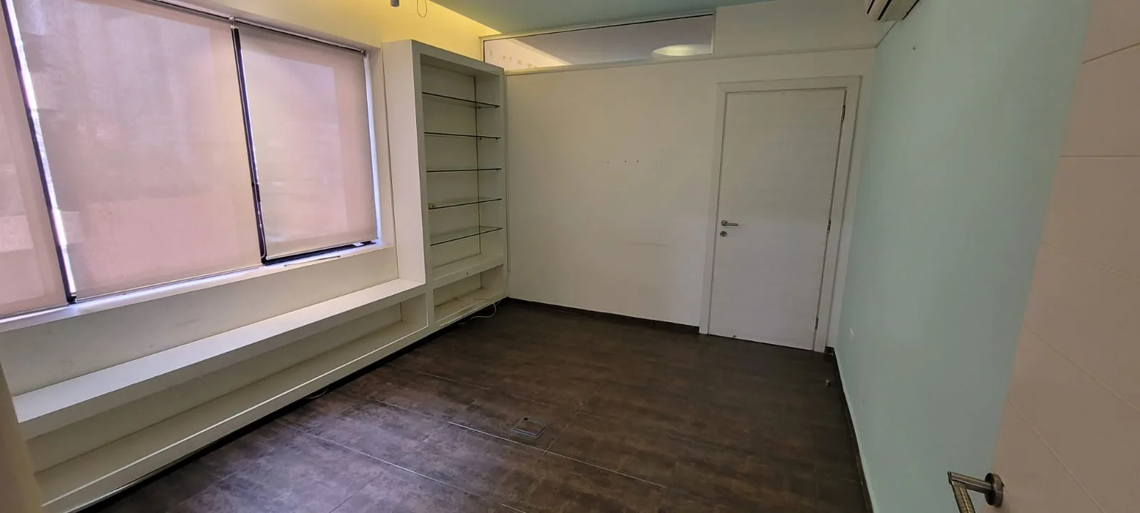 Office for rent in Sin El Fil — الصورة 9