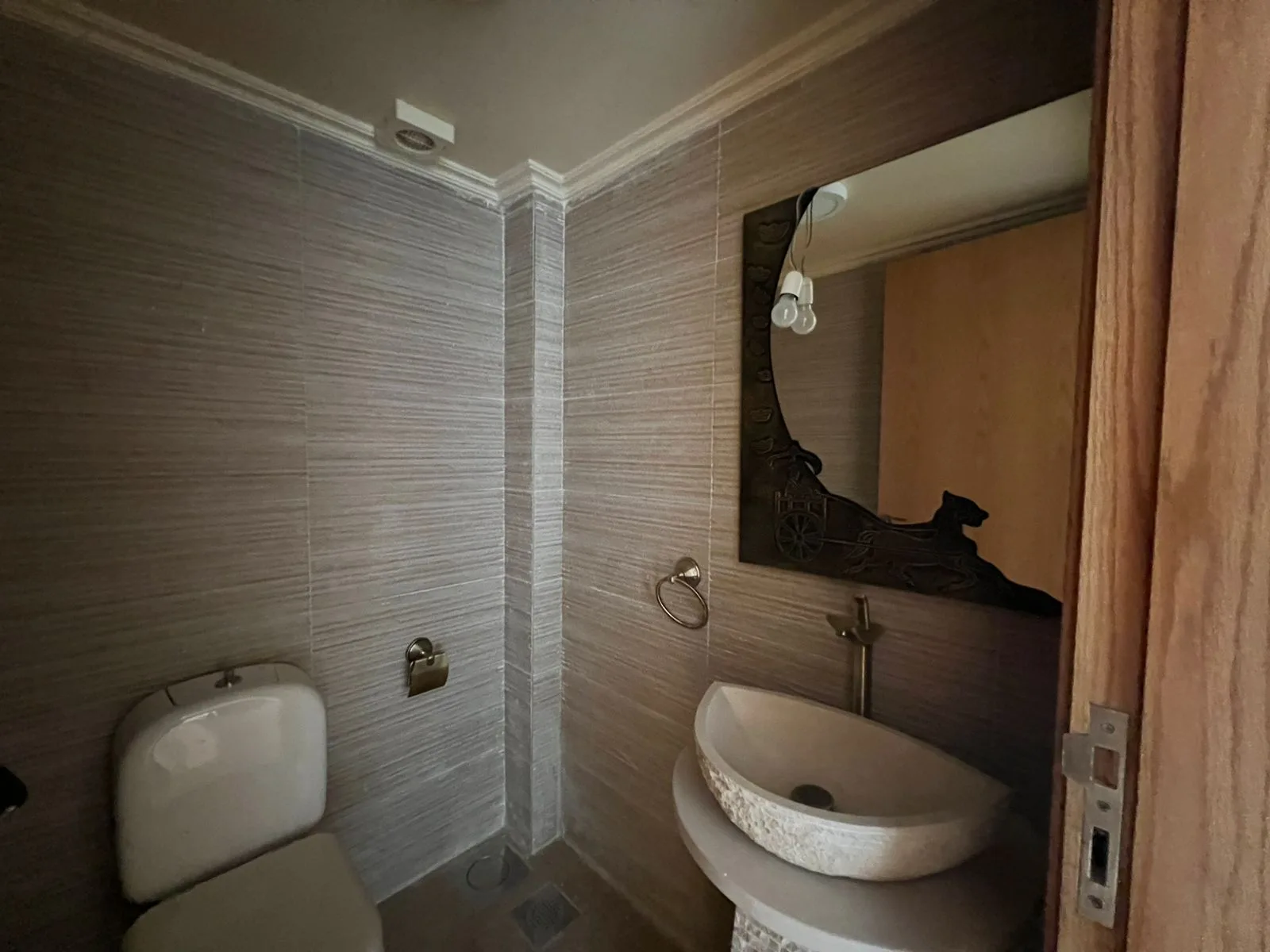 Apartment for Sale in Kfar Hbab, Lebanon — الصورة 5