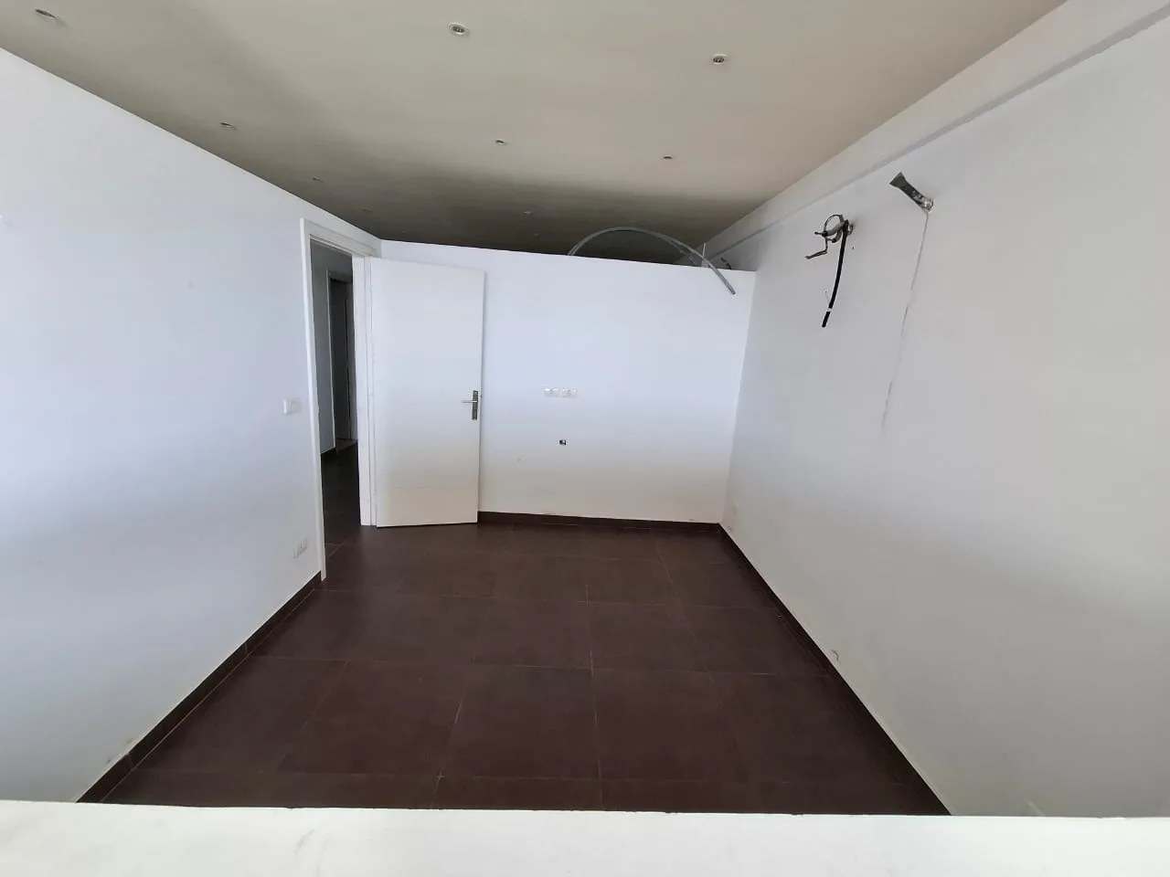 Office for rent in Haret Sakher — الصورة 6