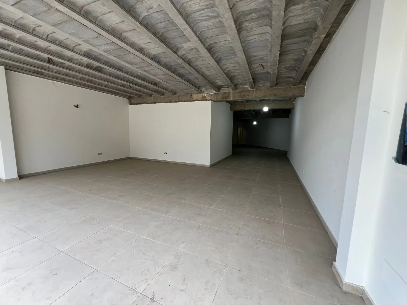 Shop for rent in Adma w Dafnah