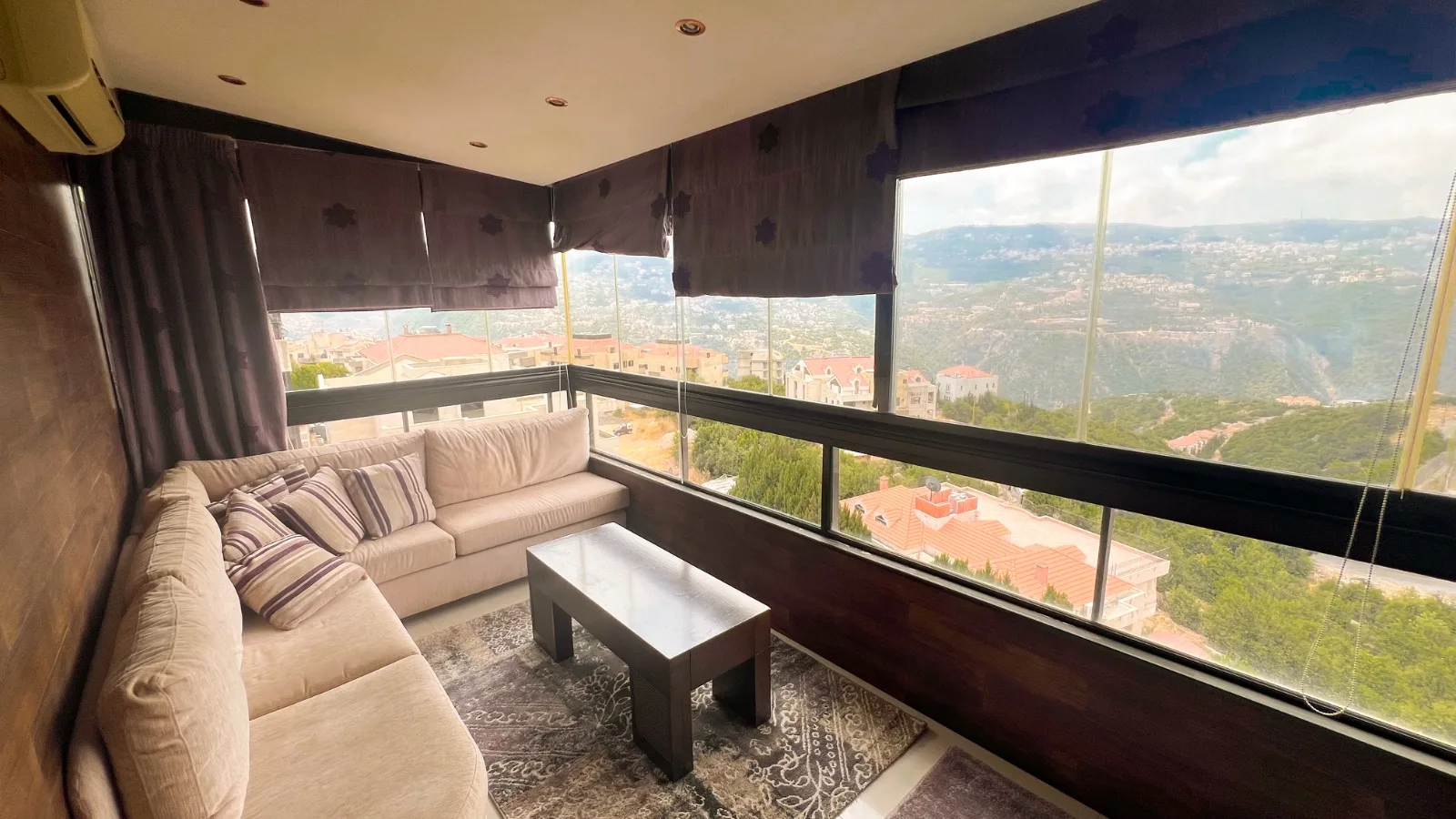 Apartment for Sale in Ballouneh, Lebanon — الصورة 2