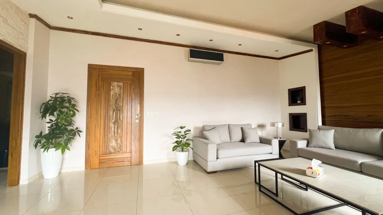 Apartment for Sale in Ballouneh, Lebanon — الصورة 3