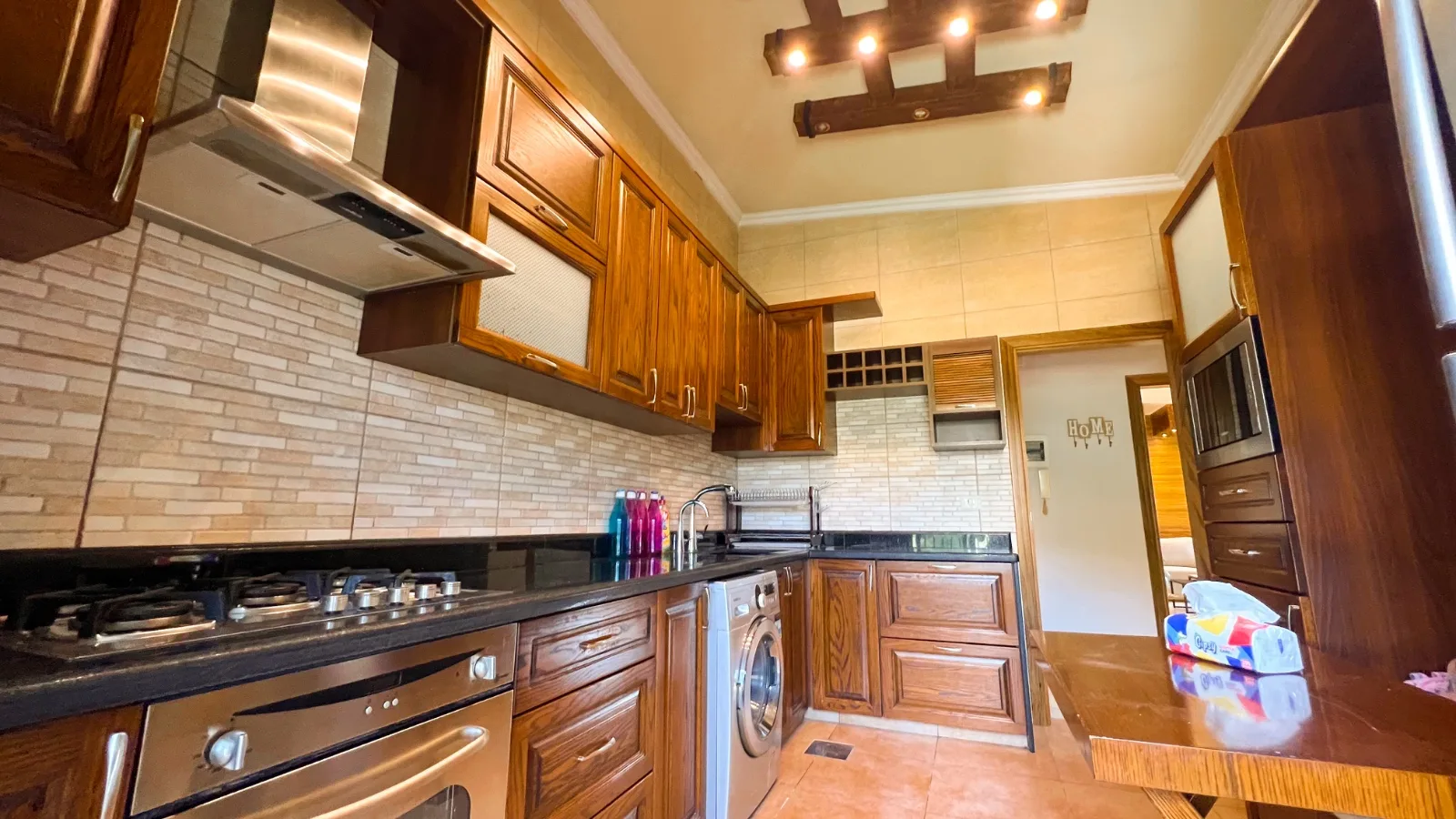 Apartment for Sale in Ballouneh, Lebanon — الصورة 7