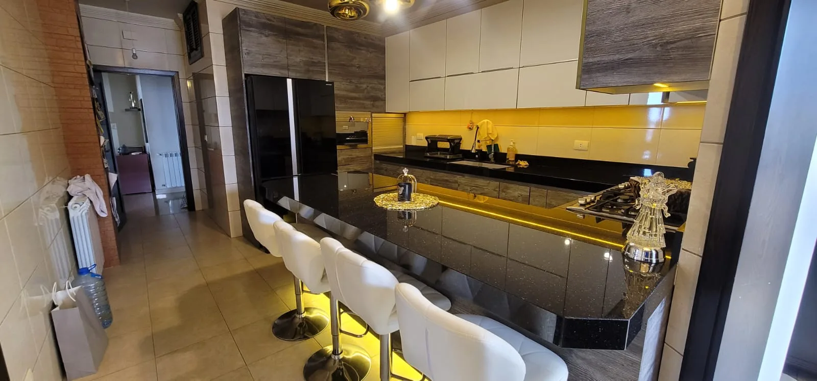Apartment for Sale in Ballouneh, Lebanon — الصورة 6