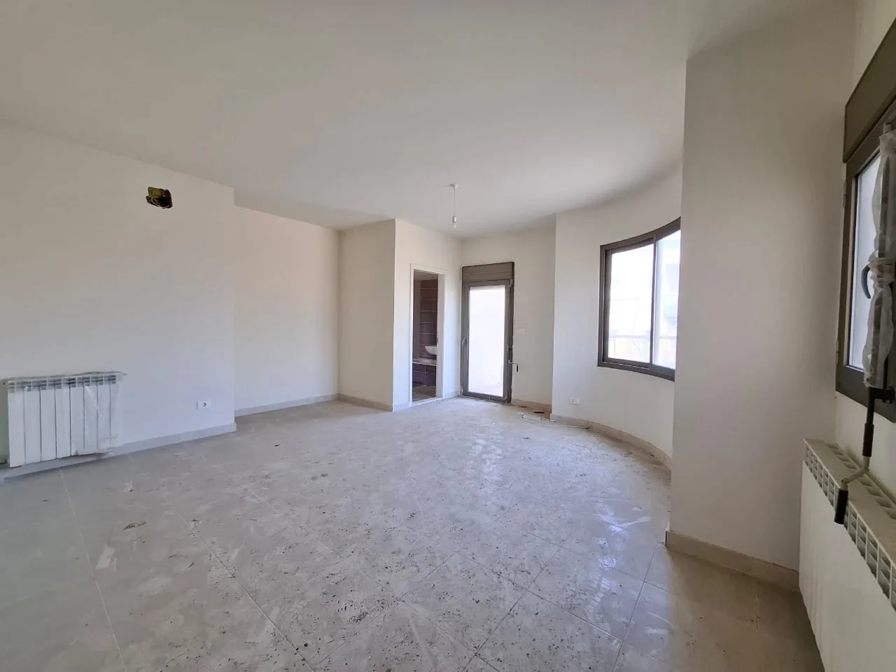 Apartment for Sale in Zouk Mikael — الصورة 8