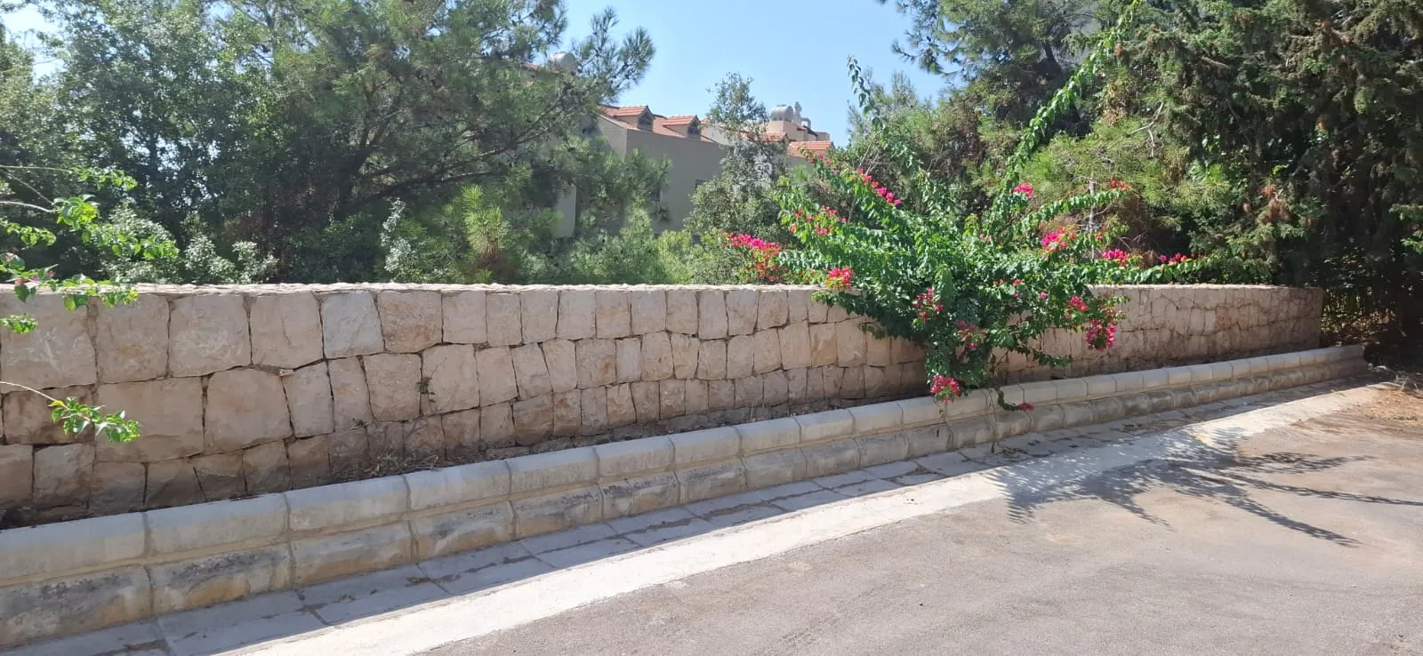 Land for Sale in Dik El Mehdi, Lebanon — الصورة 2