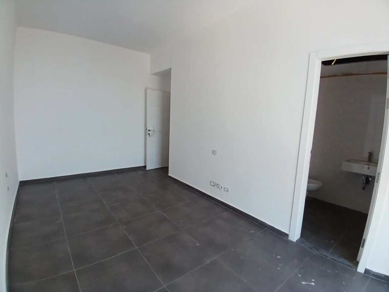 Apartment for Sale in Beit Meri — الصورة 7