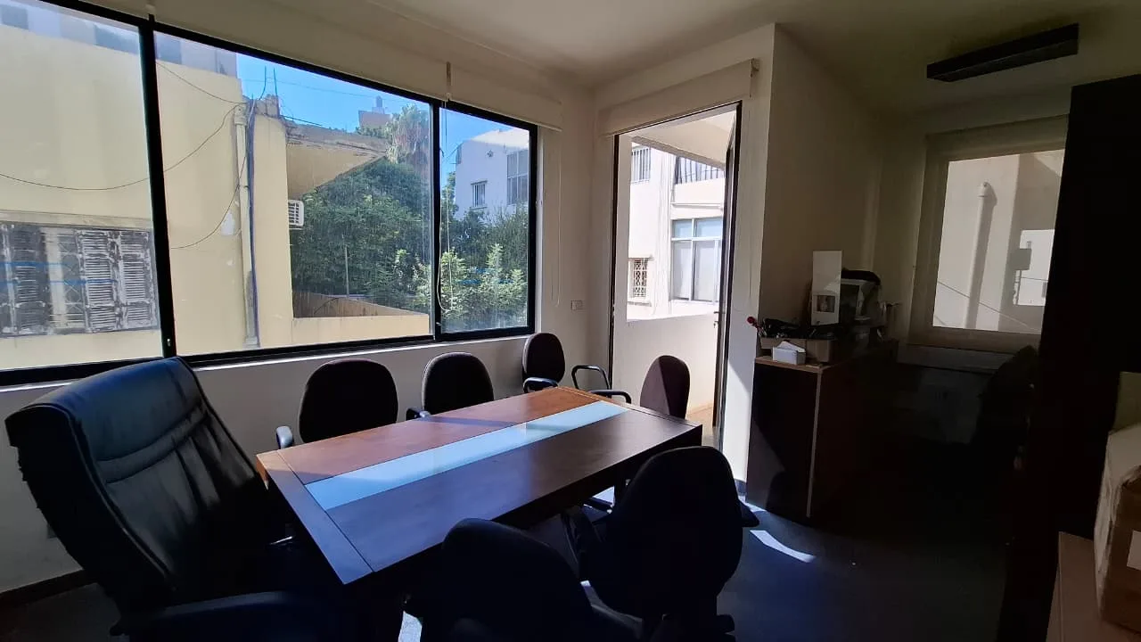 Office for rent in Byblos — الصورة 2