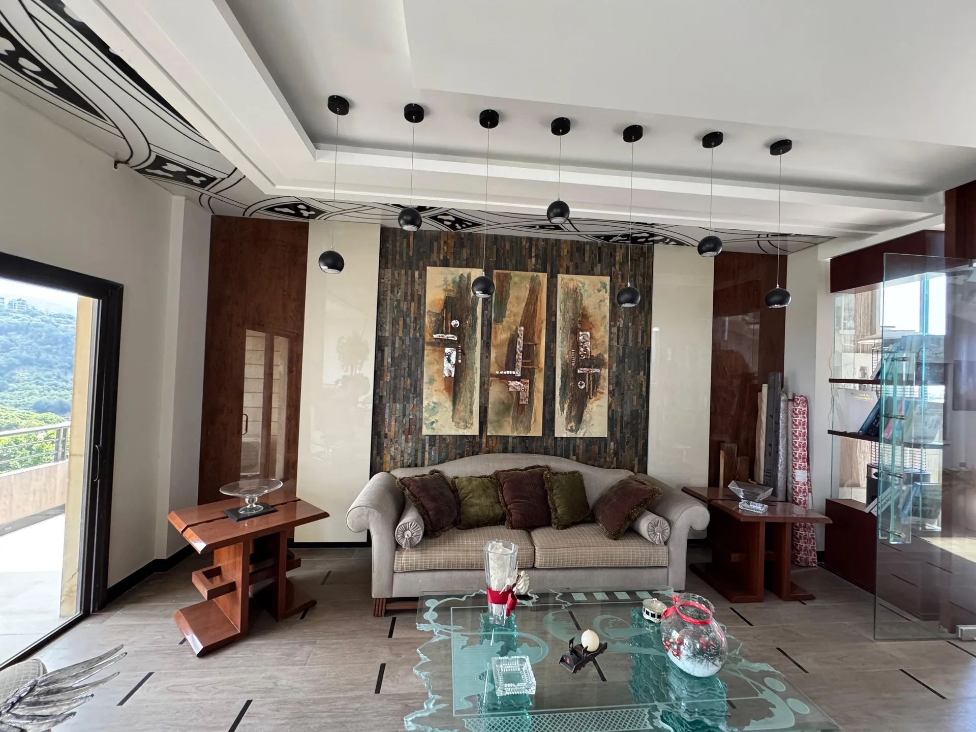 Showroom for sale in Mkalles — الصورة 2
