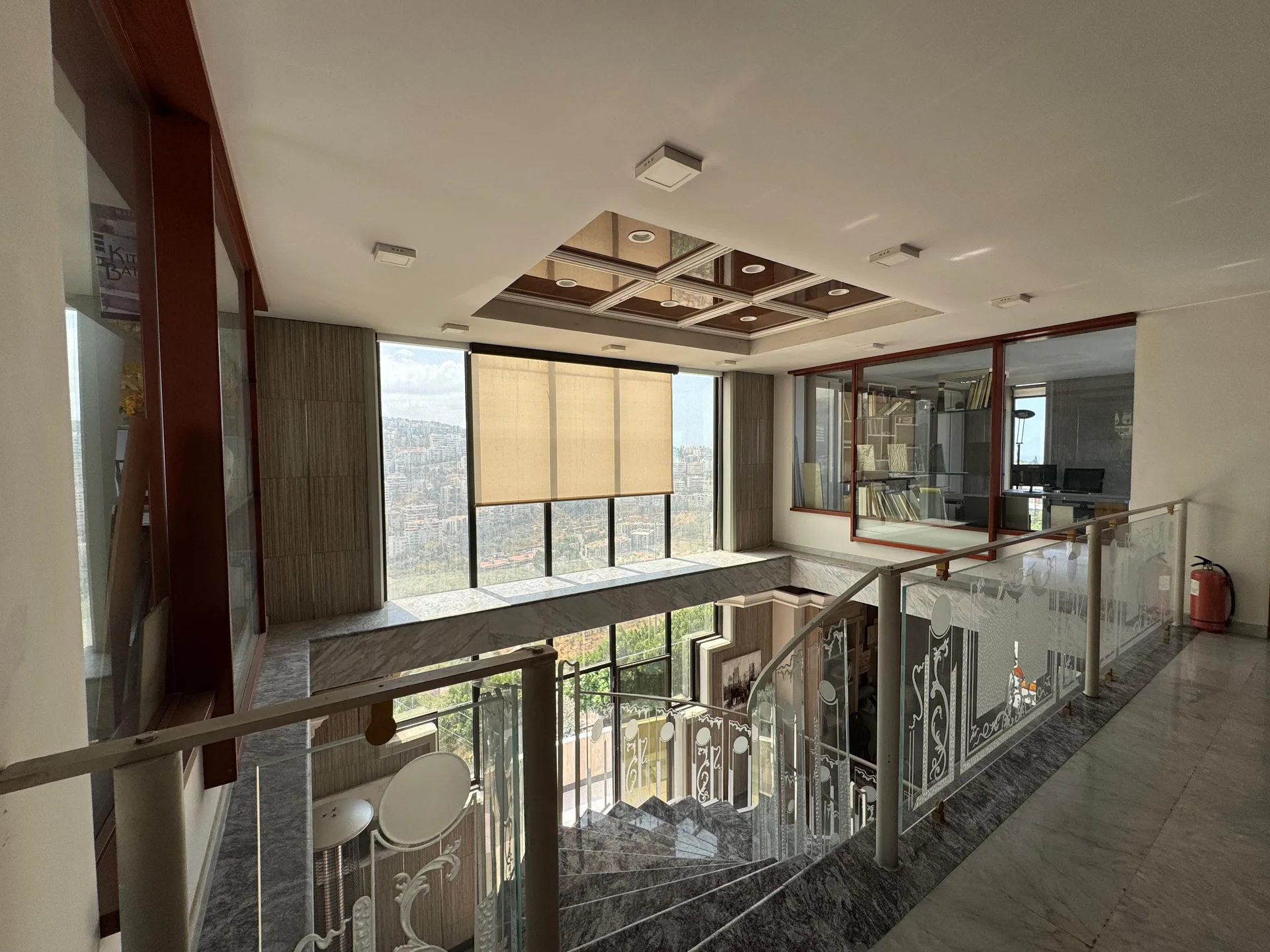 Showroom for sale in Mkalles — الصورة 8