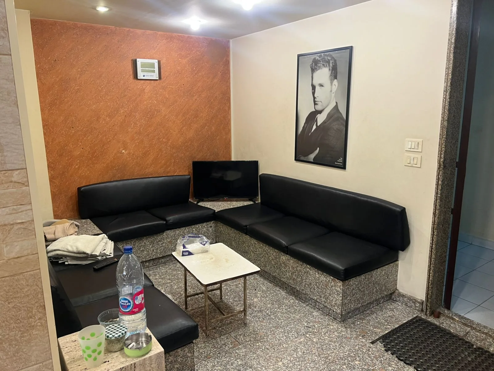 Shop for sale in Ain el remmeneh