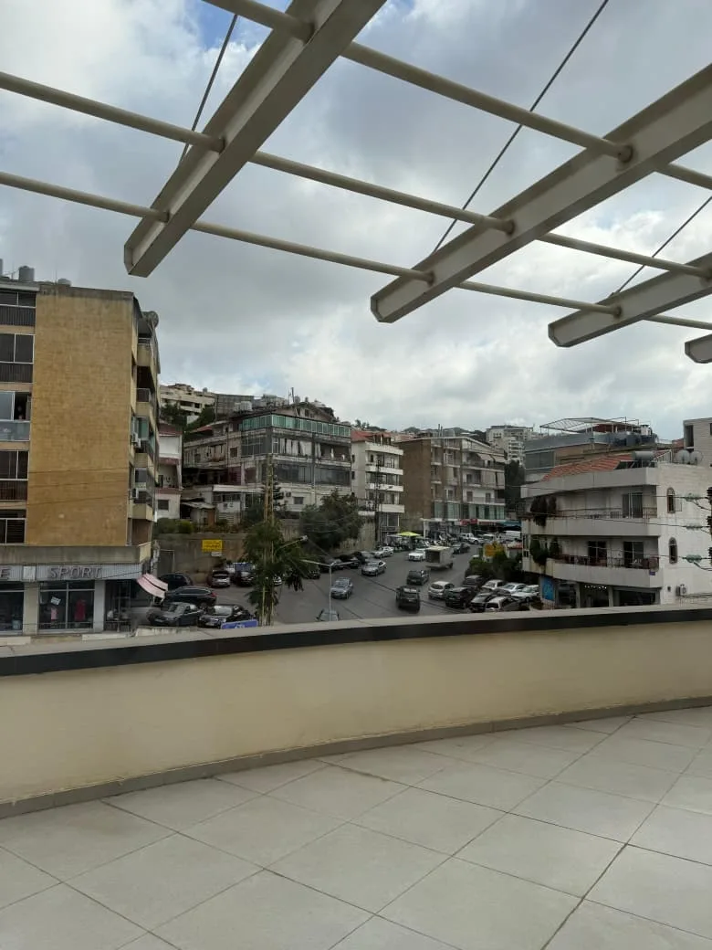 Office for sale in Mazraat Yachoua — الصورة 5