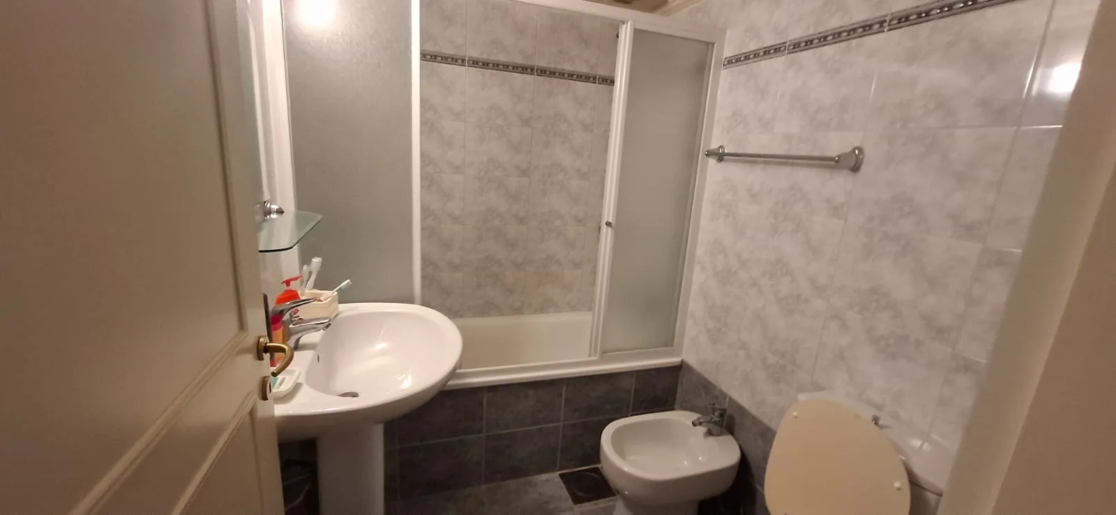 Apartment for Rent in Dbayeh, Lebanon — الصورة 10