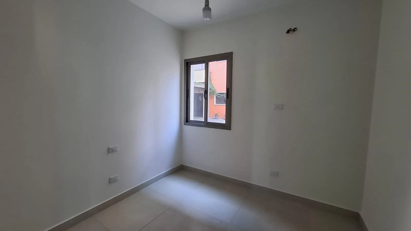 Apartment for Sale in Gharfine, Lebanon — الصورة 4
