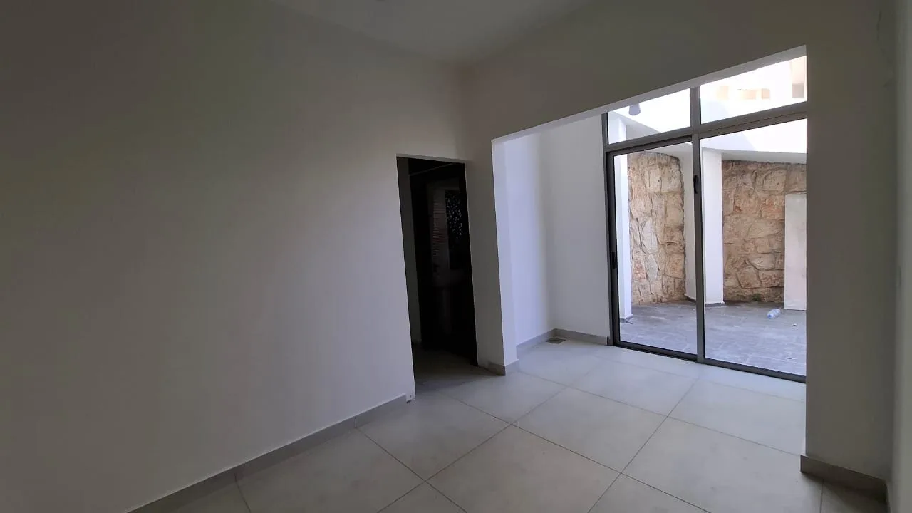 Apartment for Sale in Gharfine, Lebanon — الصورة 3