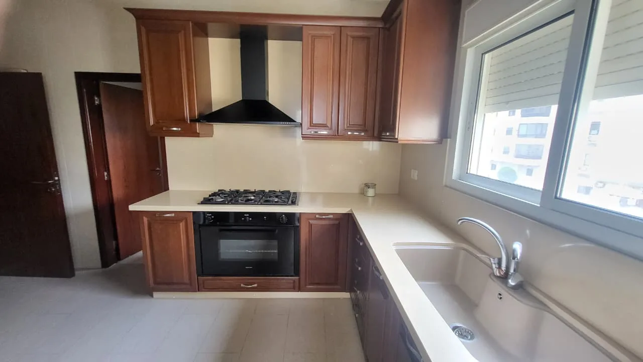 Apartment for Rent in Zouk Mikael, Lebanon — الصورة 5