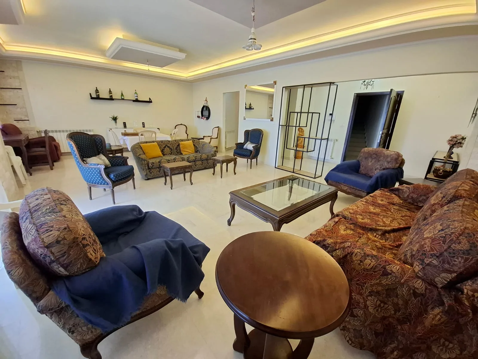 Apartment for Sale in Ballouneh, Lebanon — الصورة 5