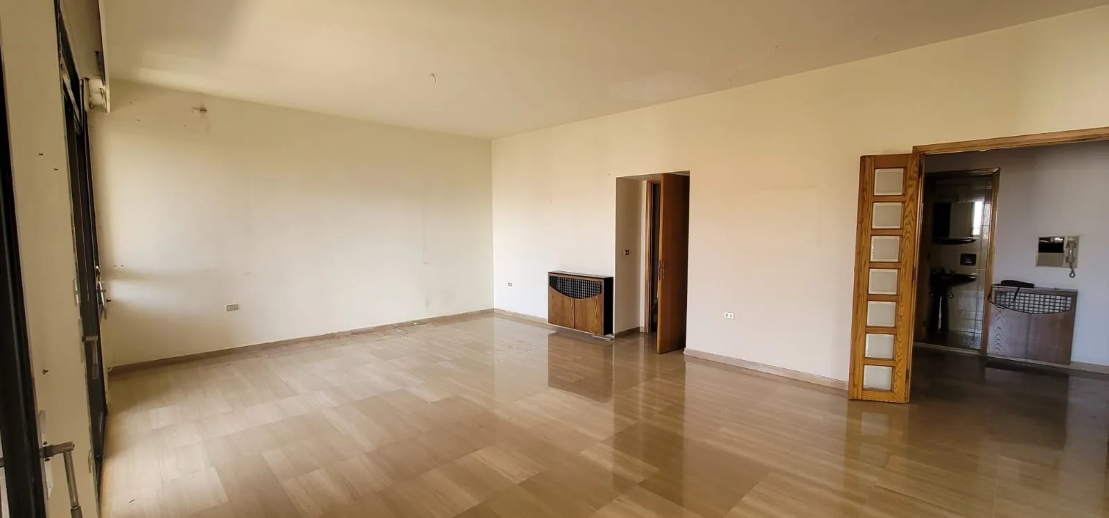 Apartment for Sale in Ballouneh, Lebanon — الصورة 2
