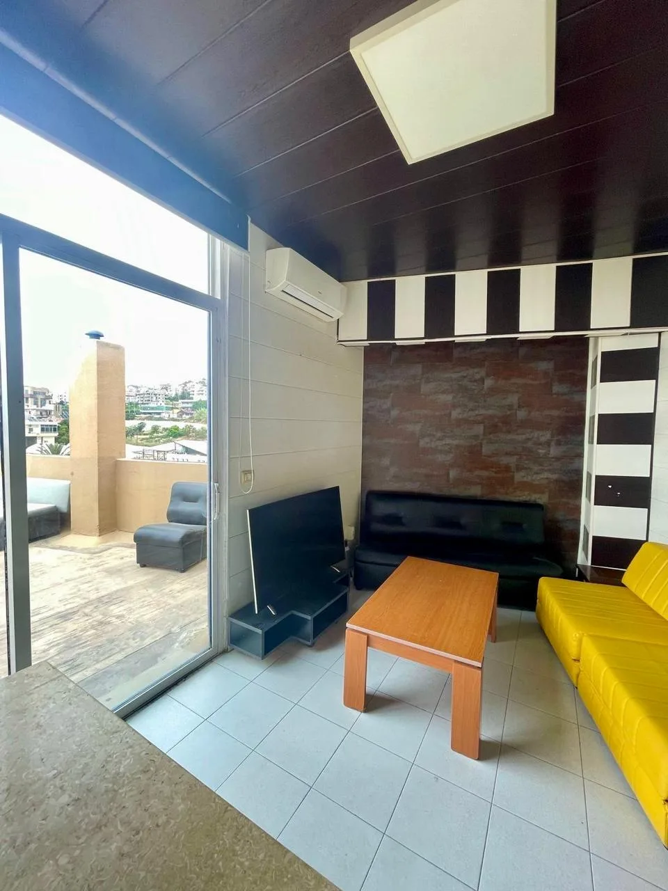Chalet for sale in Halat — الصورة 2