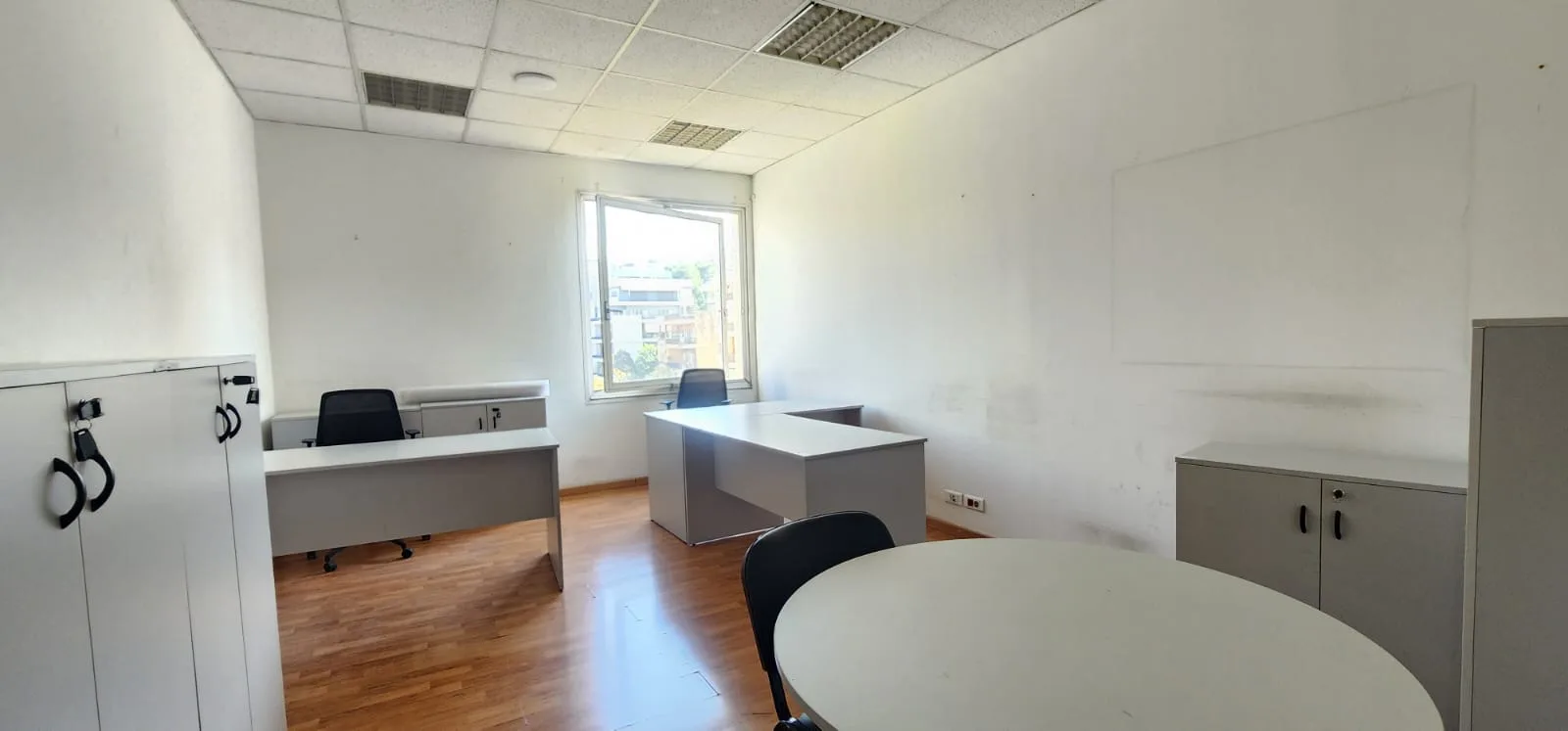 Office for rent in Hazmieh — الصورة 3