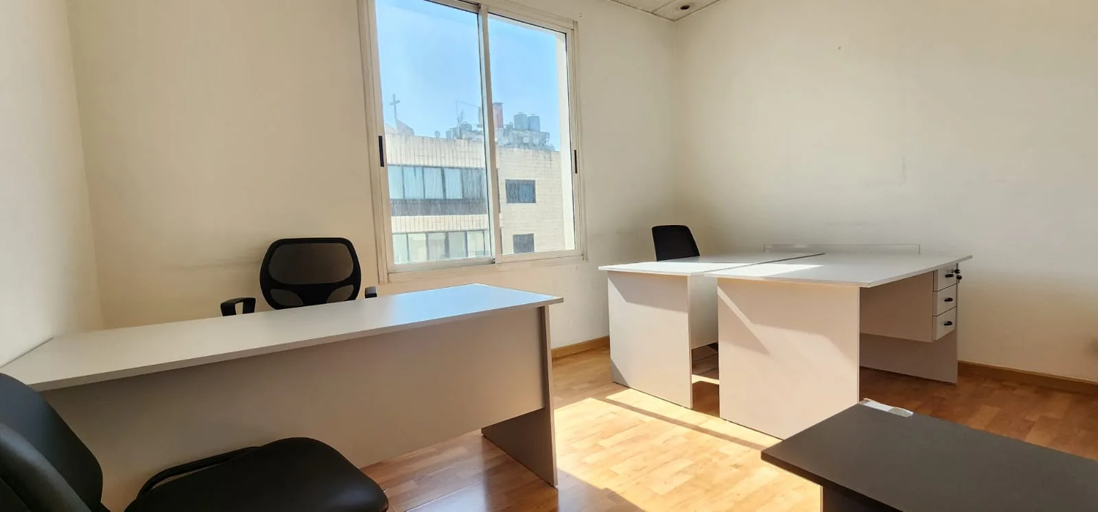 Office for rent in Hazmieh — الصورة 4