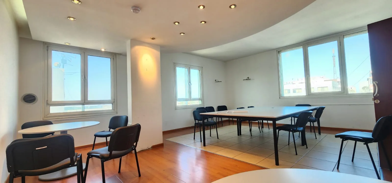 Office for rent in Hazmieh — الصورة 9