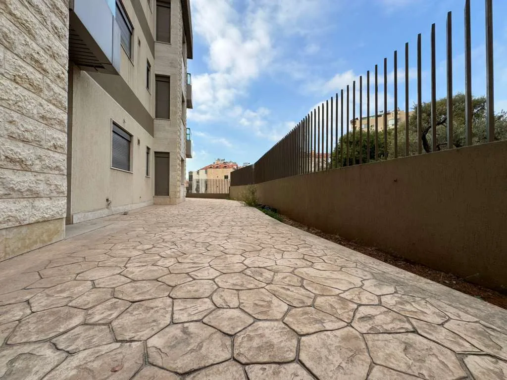 Apartment for Sale in Mansourieh, Lebanon — الصورة 6
