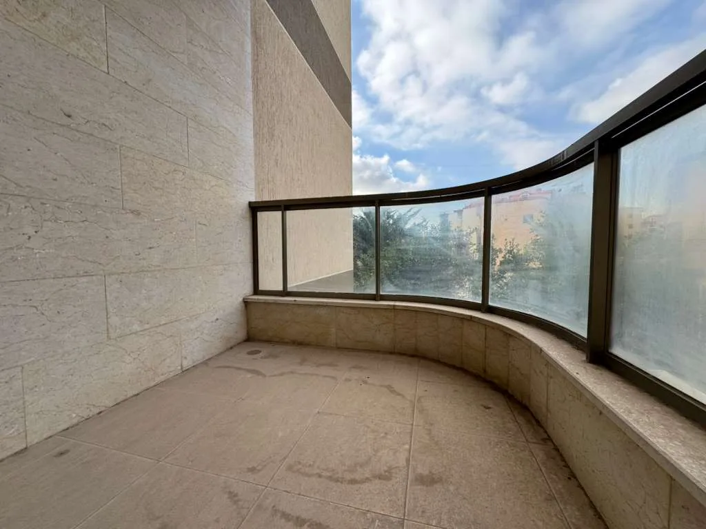Apartment for Sale in Mansourieh, Lebanon — الصورة 4