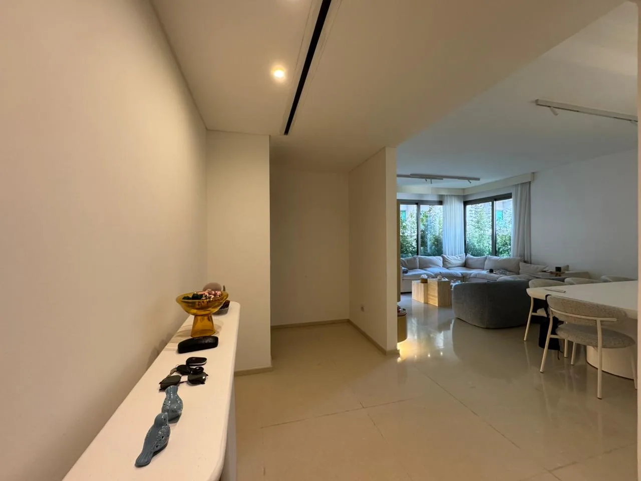 Apartment for Sale in Ain Al Mraiseh, Beirut, Lebanon — الصورة 2