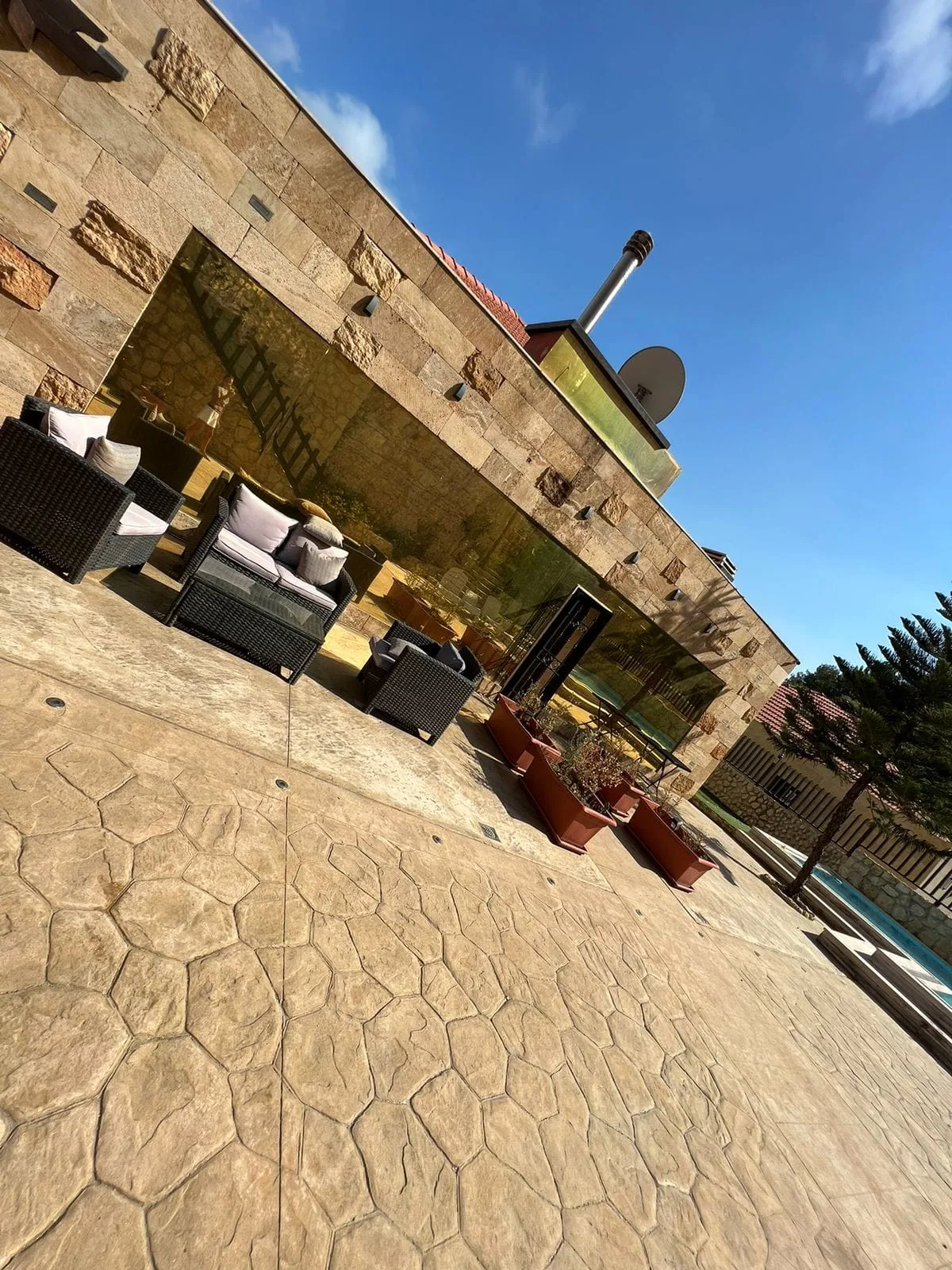 Villa for Sale in Fatqa, Lebanon — الصورة 3