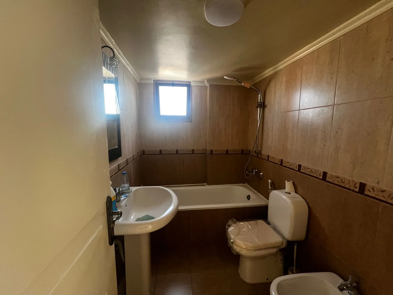 Office for rent in Forn El Chebbak — الصورة 5