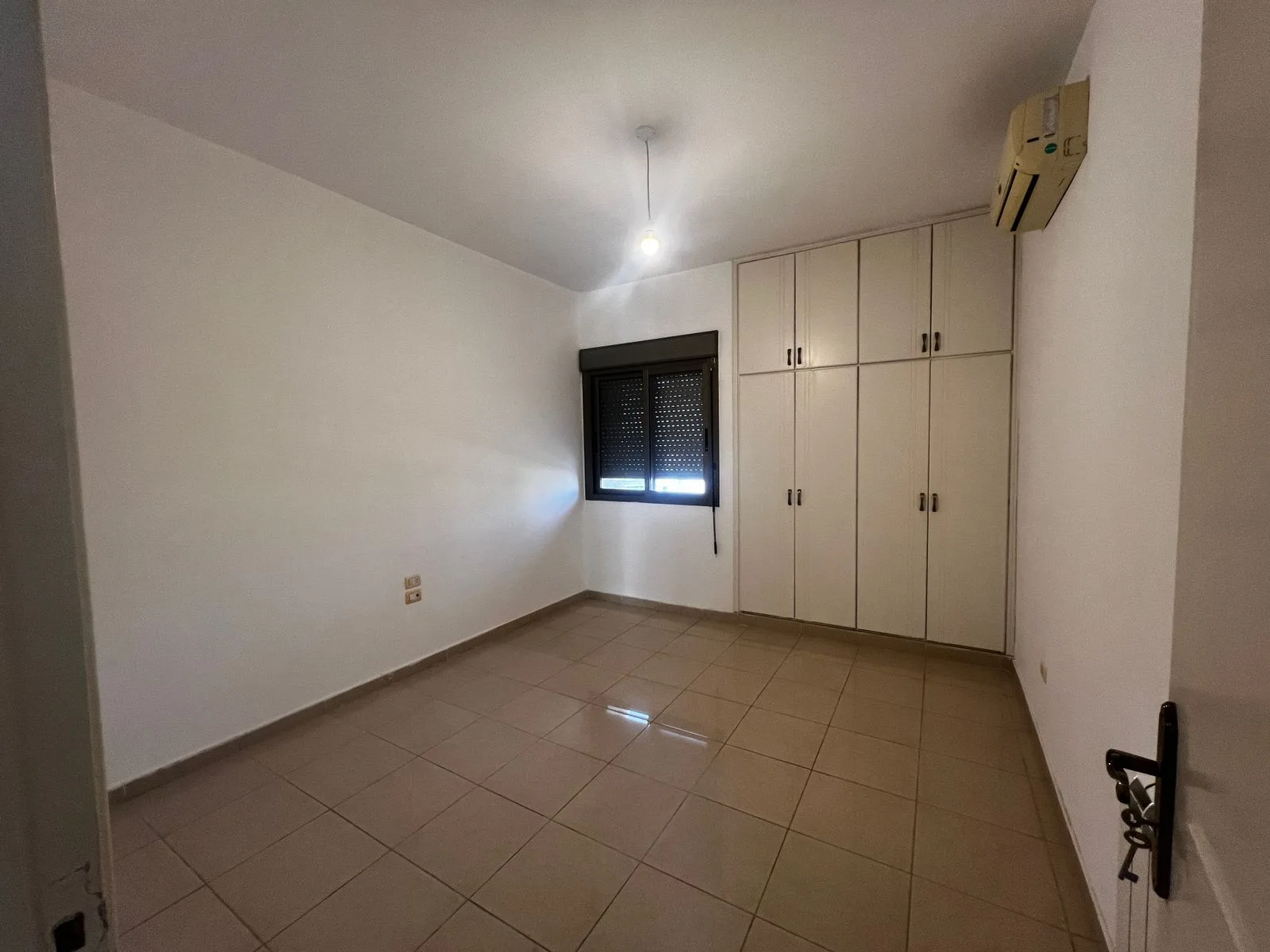 Office for rent in Forn El Chebbak — الصورة 2