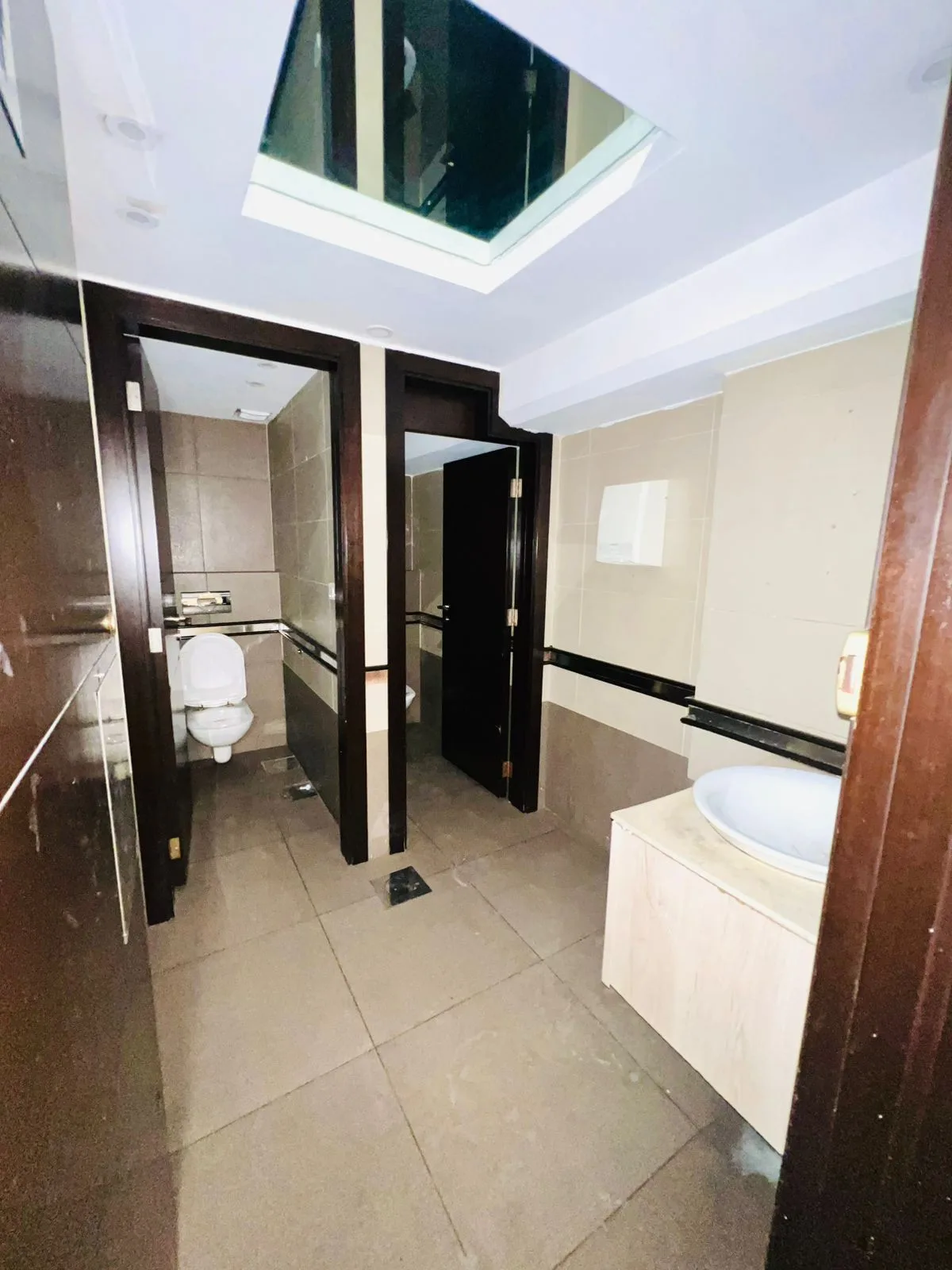 Showroom for Sale in Jounieh — الصورة 5