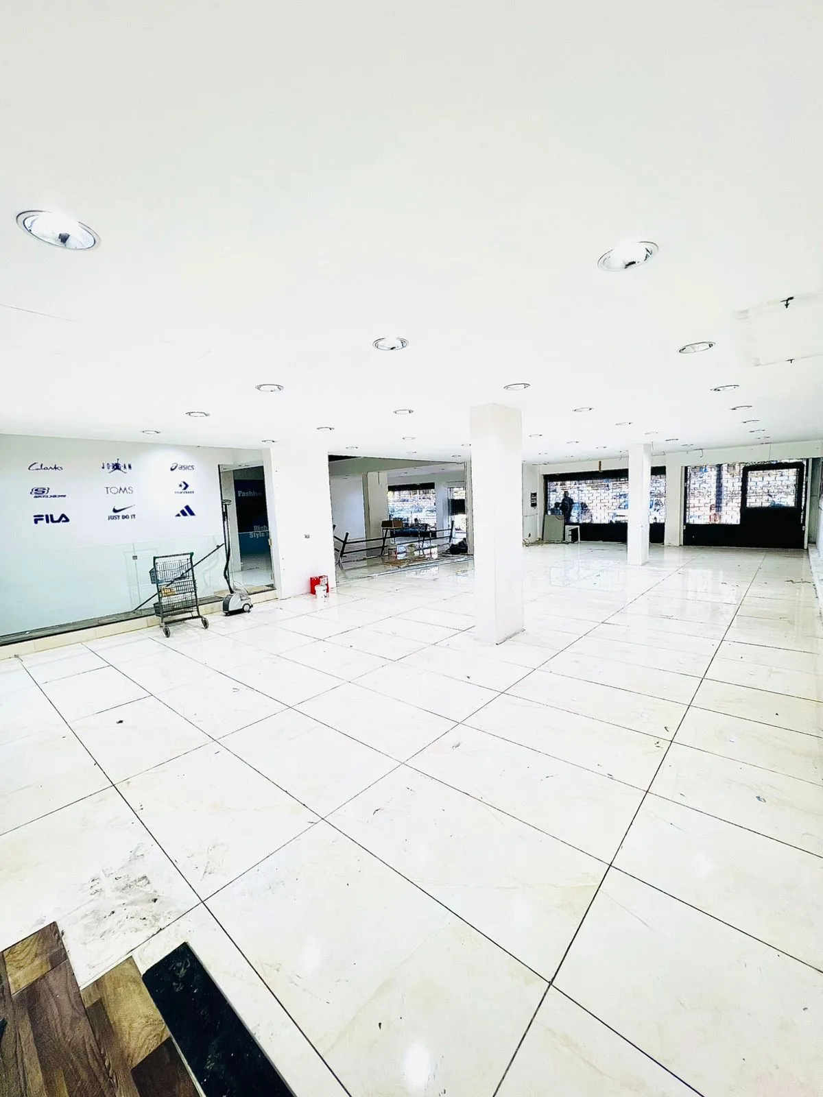 Showroom for Sale in Jounieh — الصورة 6