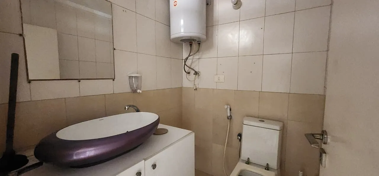 Shop for Rent in Ain el remmeneh, Lebanon — photo 3