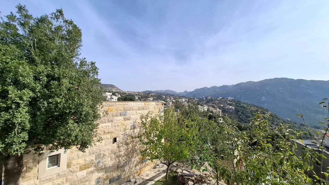 Villa for Sale in Ehmej, Lebanon — الصورة 3