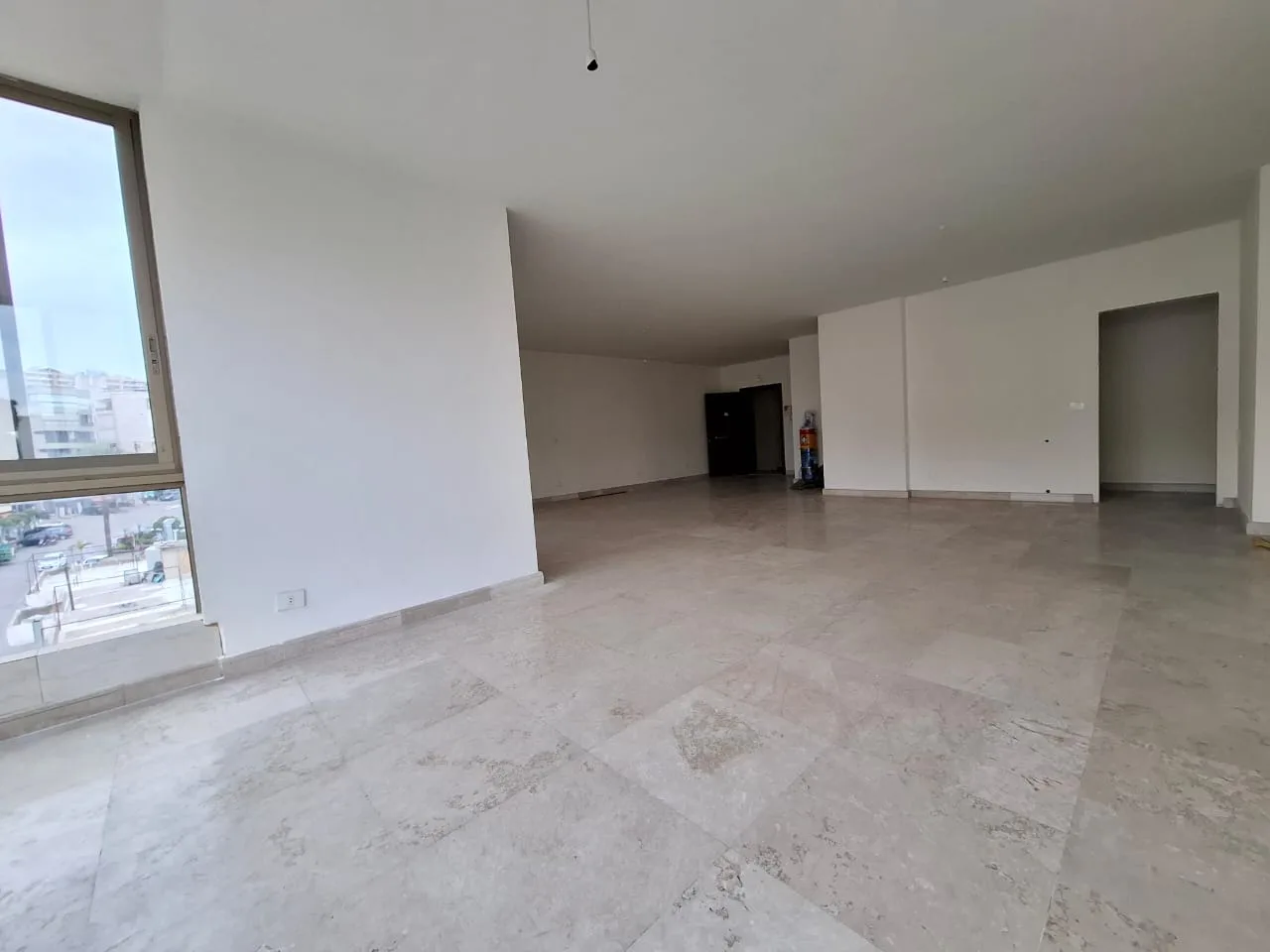 Apartment for Sale in Zouk Mikael, Lebanon — الصورة 4