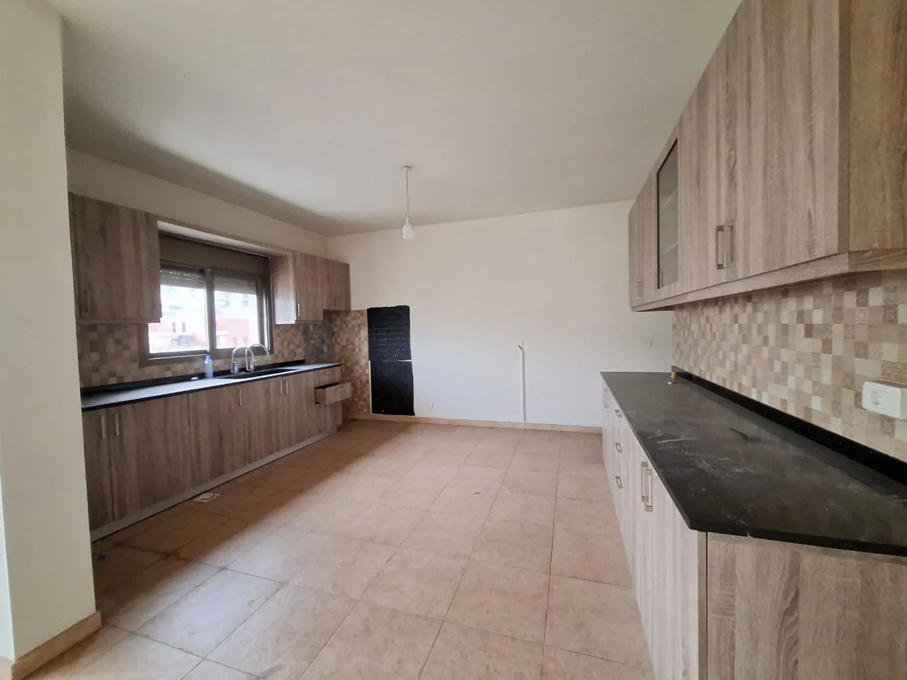 Apartment for Sale in Zouk Mikael, Lebanon — الصورة 9