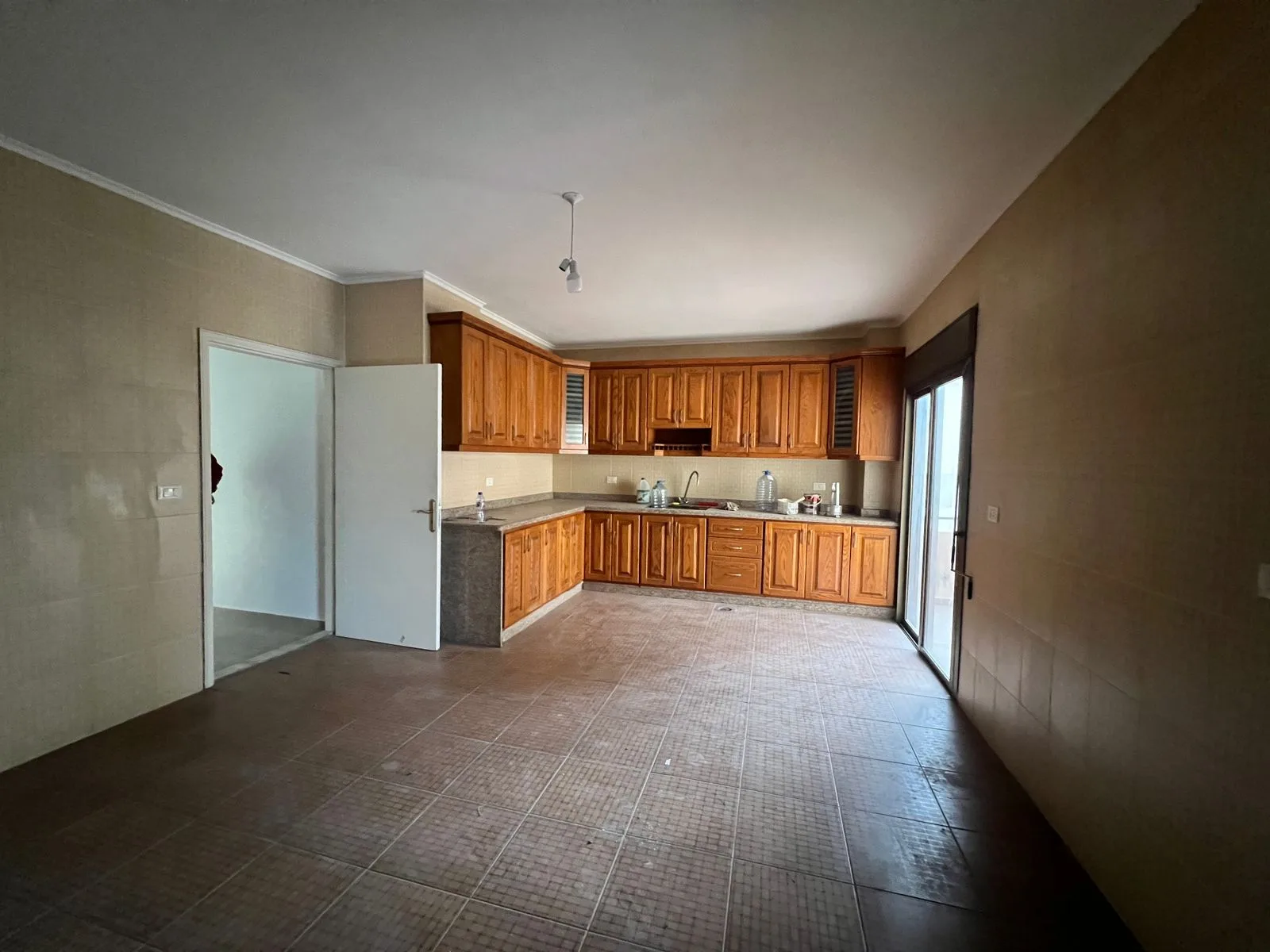 Apartment for Sale in Hadath, Lebanon — الصورة 6
