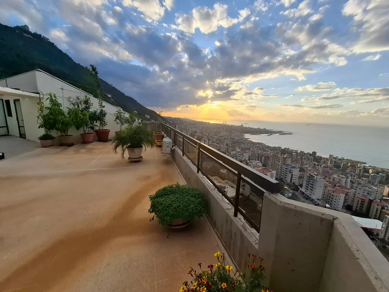 Triplex for Rent in Sahel Aalma, Lebanon — الصورة 3