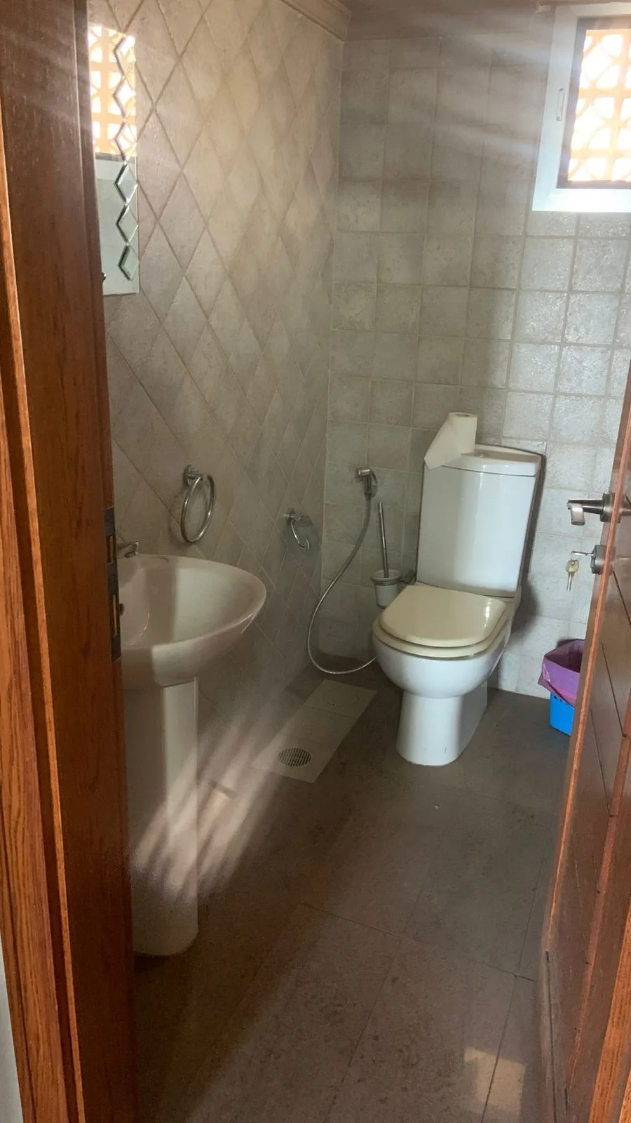 Office for rent in Zalqa, Lebanon — الصورة 8