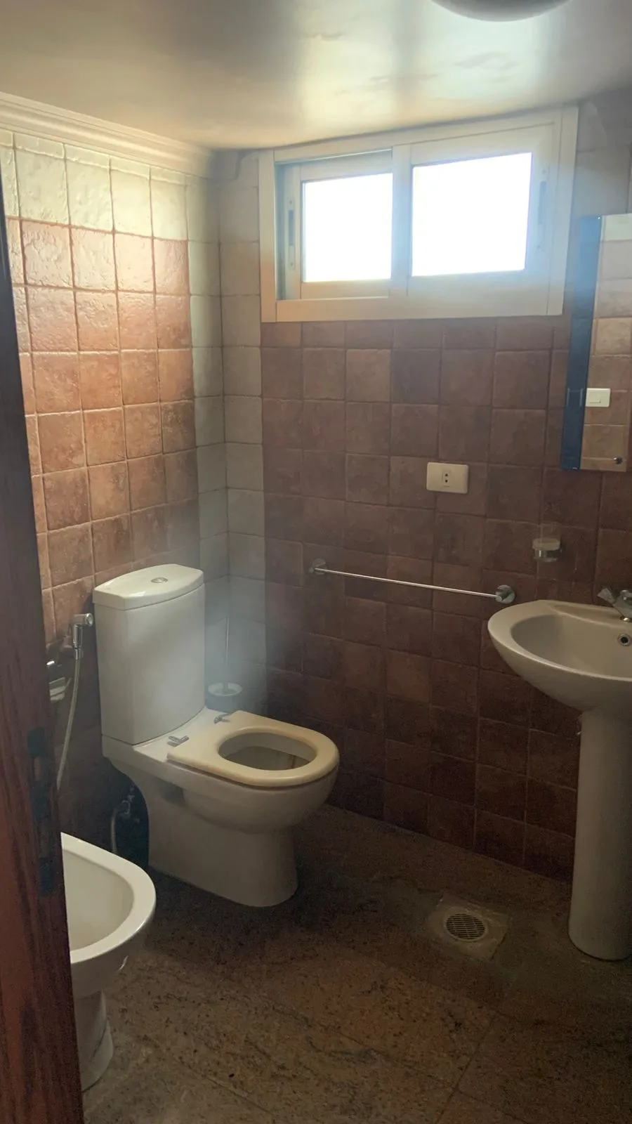 Office for rent in Zalqa, Lebanon — الصورة 10