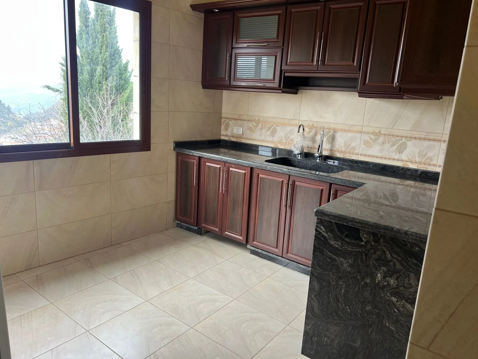 Apartment for Rent in Ain El Jdideh, Lebanon — الصورة 5